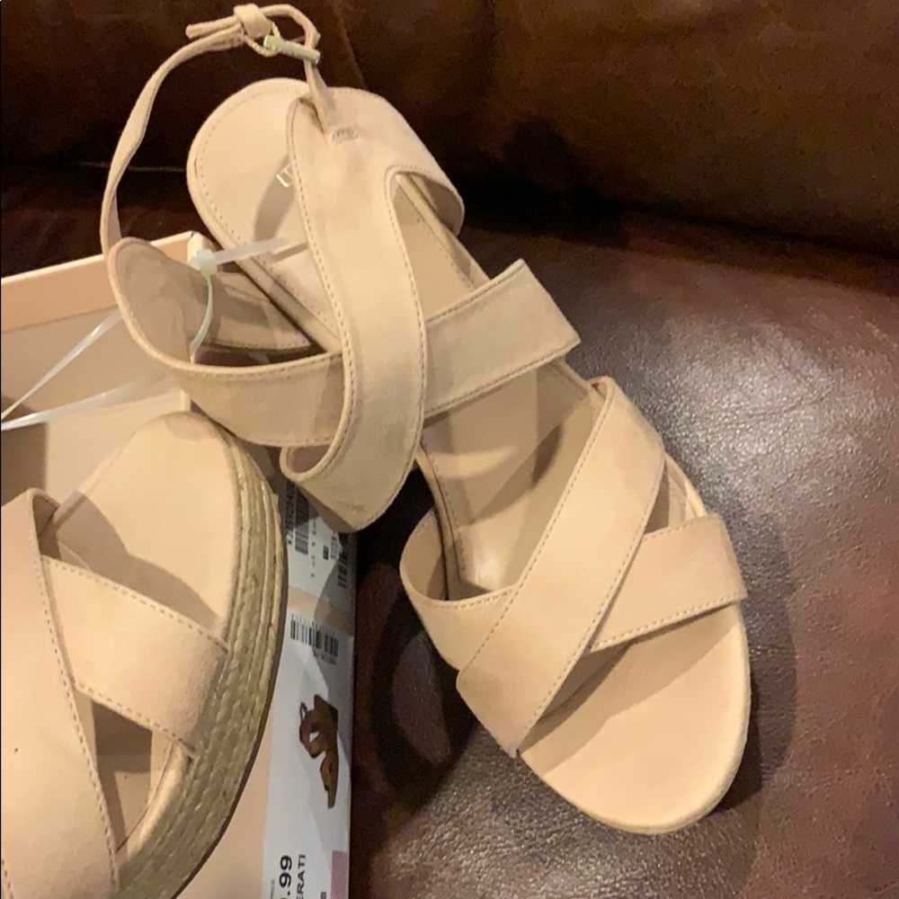 Shell wedge sandal - Picture 2 of 2